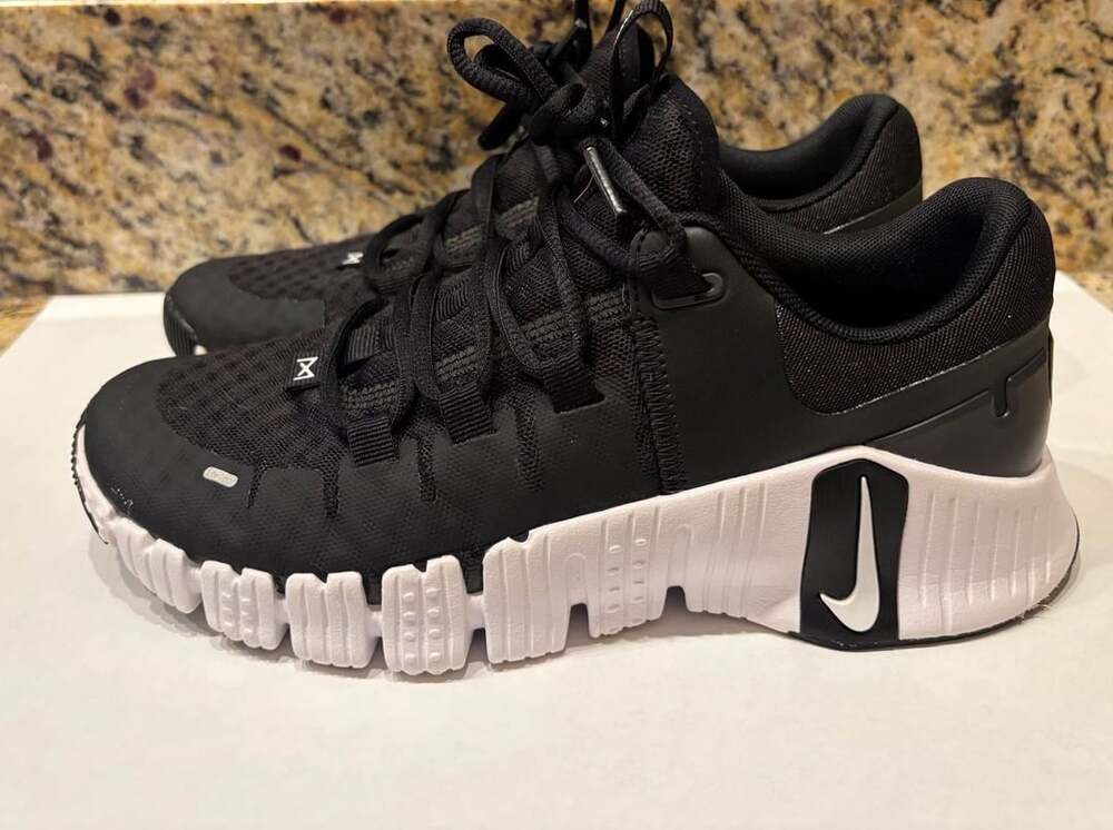 Nike Free Metcon 5 Black White Training Shoes //SZ: 7 Woman’s